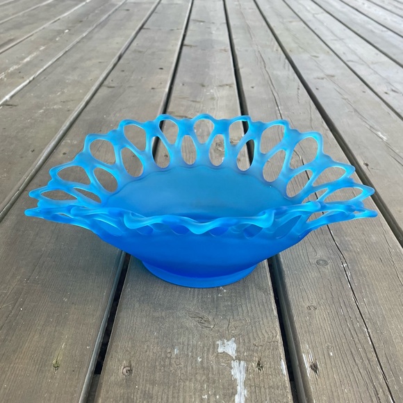 Westmoreland Glass Doric Open Lace Blue Satin Glass Console Centerpiece Bowl - Picture 9 of 15